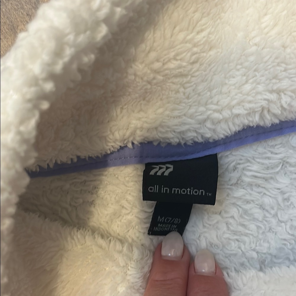 Cozy White Fleece Turtleneck Sweater Target Brand - Picture 2 of 5